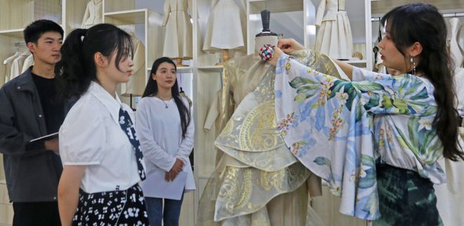 江西服裝學(xué)院2023年藝術(shù)類?？颊猩?紡織品研發(fā)專業(yè)深度解析